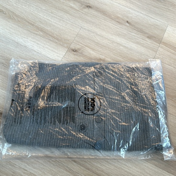 JENNI KAYNE
Cropped Cashmere Cocoon Cardigan new color  Seasonal:Shadow - Picture 7 of 12